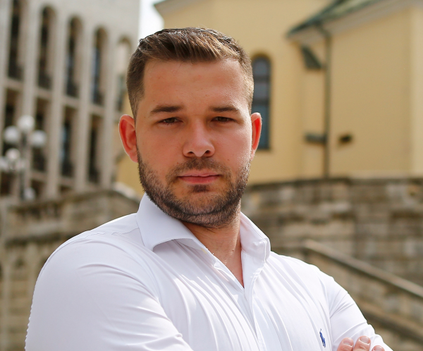 Peter Lončík Peter Lončík